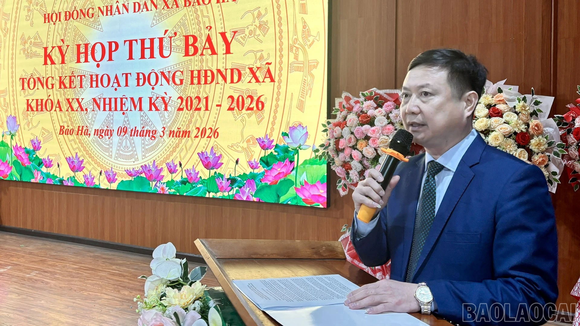 Đồng chí Bí thư Đảng ủy, Chủ tịch HĐND xã Bảo Hà - Nguyễn Anh Dũng phát biểu bế mạc kỳ họp.