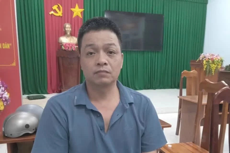 Đối tượng Nguyễn Chí Quảng cầm đầu đường dây đưa người nhập cảnh trái phép từ Campuchia vào Việt Nam bị BĐBP tỉnh Tây Ninh bắt giữ. Ảnh: Biên phòng Tây Ninh.
