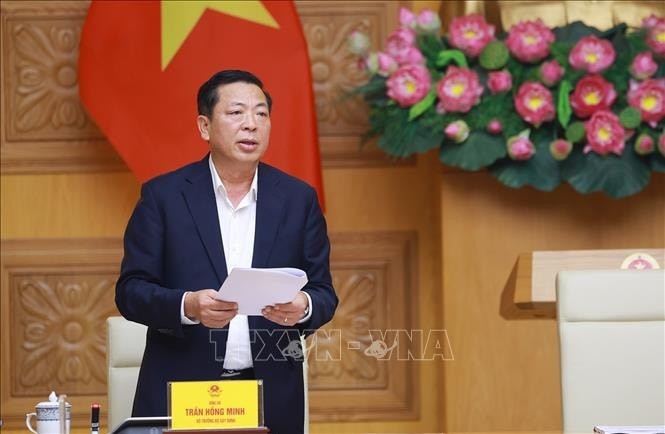 Bộ trưởng Bộ Xây dựng Trần Hồng Minh báo cáo tiến độ triển khai các công trình, dự án quan trọng quốc gia, trọng điểm ngành giao thông vận tải.