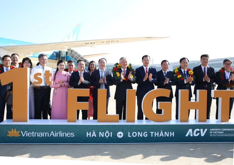 Nghi thức đón chuyến bay đầu tiên tại Cảng hàng không Quốc tế Long Thành.