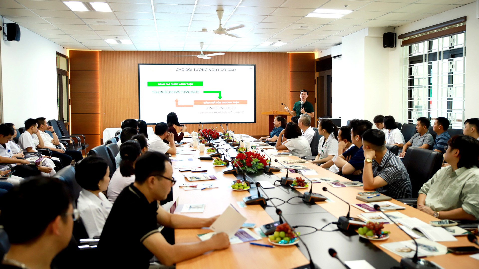 Giảng viên của Bệnh viện Bạch Mai chia sẻ về phương pháp lọc màng bụng. Giảng viên của Bệnh viện Bạch Mai chia sẻ về phương pháp lọc màng bụng.