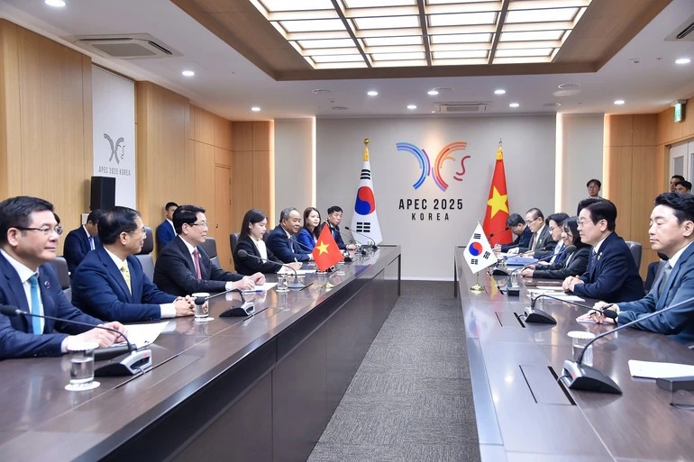 Toàn cảnh hội đàm.