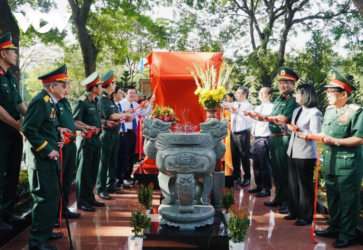 Khánh thành Bia Tưởng niệm cán bộ, chiến sĩ Biệt động Sài Gòn - Gia Định tại Nghĩa trang liệt sĩ Thành phố Hồ Chí Minh.