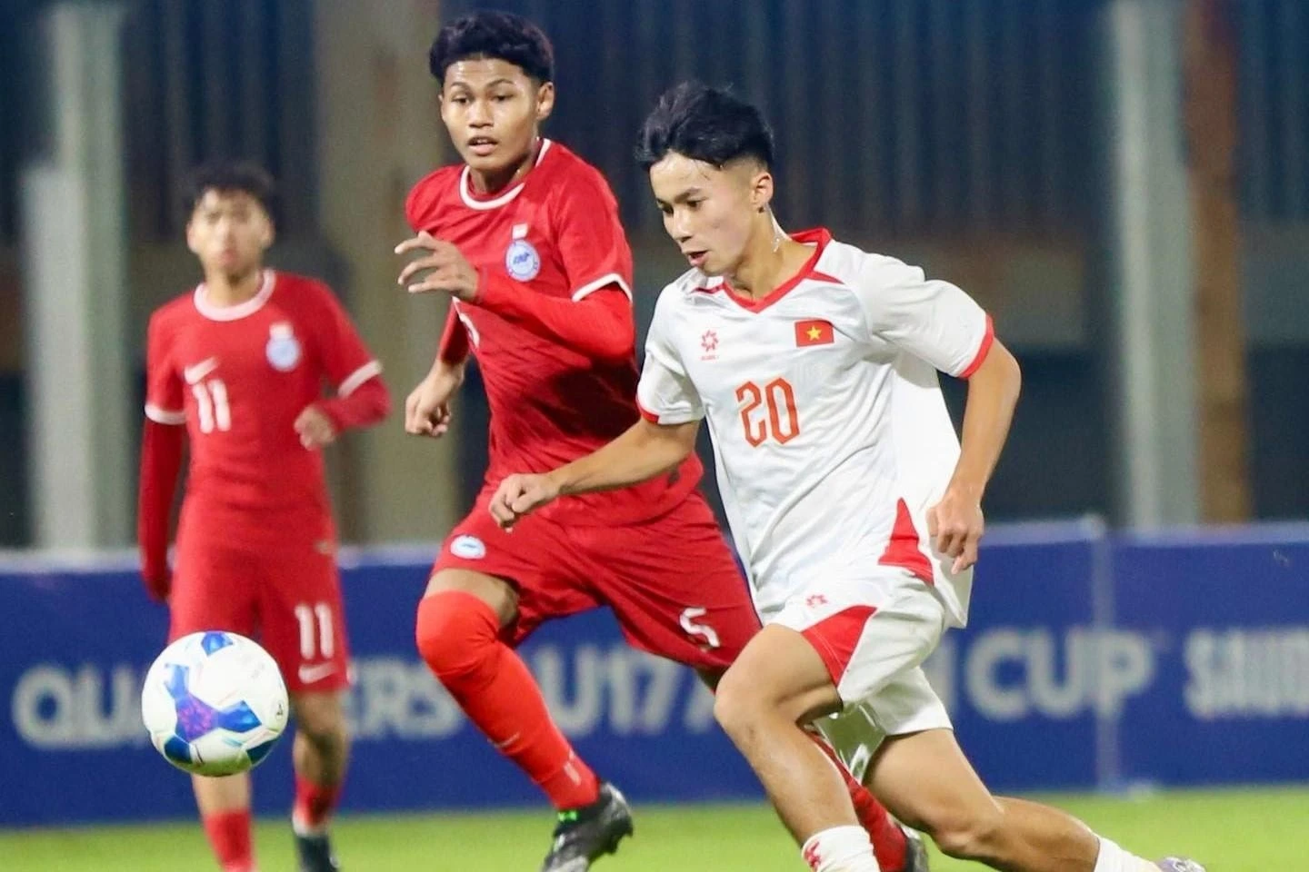 U17 Việt Nam có 1 trận đấu hoàn toàn áp đảo trước Singapore.