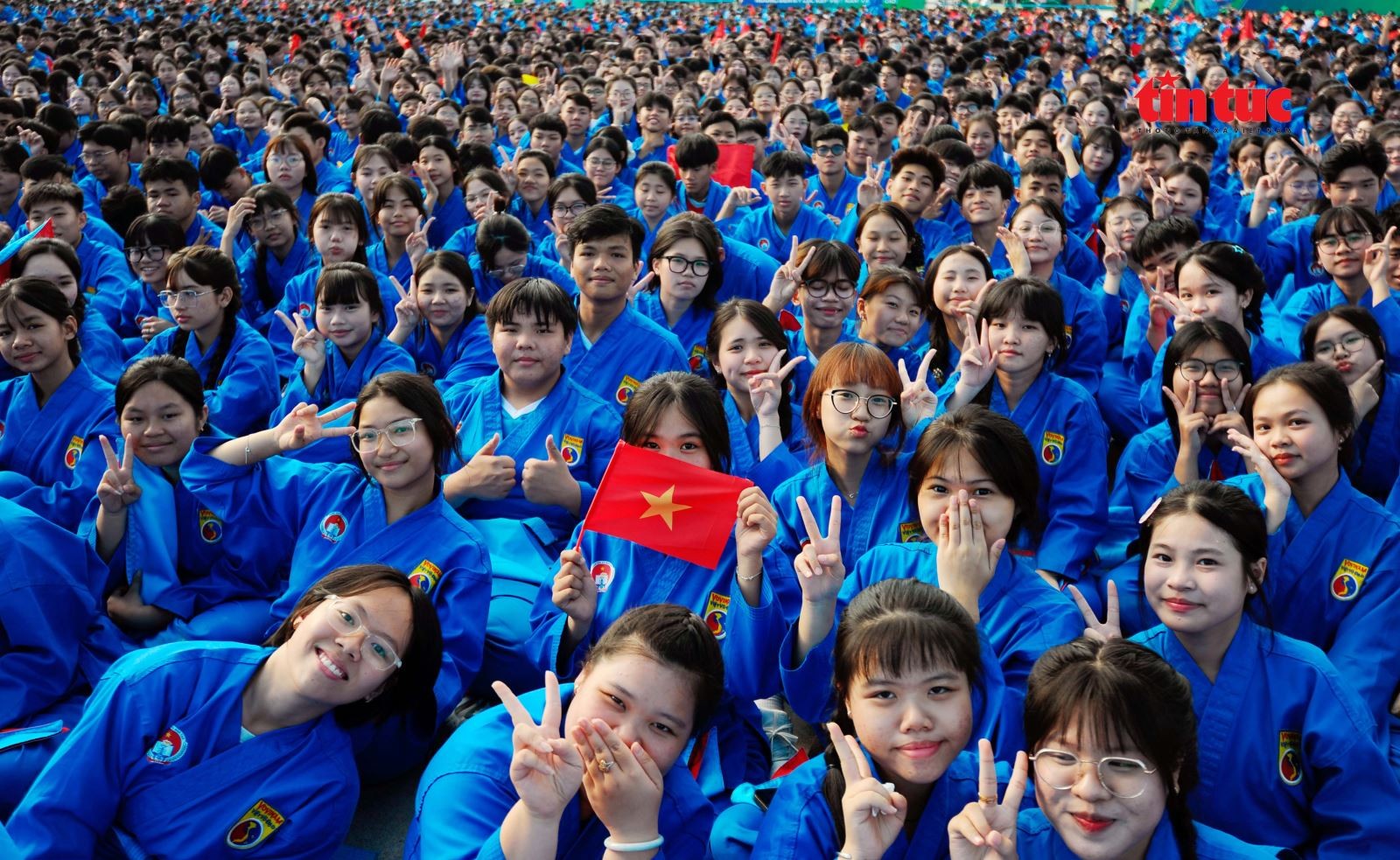 Các học sinh phấn khởi đã hoàn thành phần trình diễn võ nhạc Vovinam.