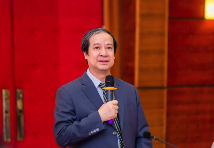 Bộ trưởng Nguyễn Kim Sơn khẳng định học sinh dùng sách giáo khoa khác nhau không bị ảnh hưởng về nội dung kiến thức và yêu cầu cần đạt Bộ trưởng Nguyễn Kim Sơn khẳng định học sinh dùng sách giáo khoa khác nhau không bị ảnh hưởng về nội dung kiến thức và yêu cầu cần đạt