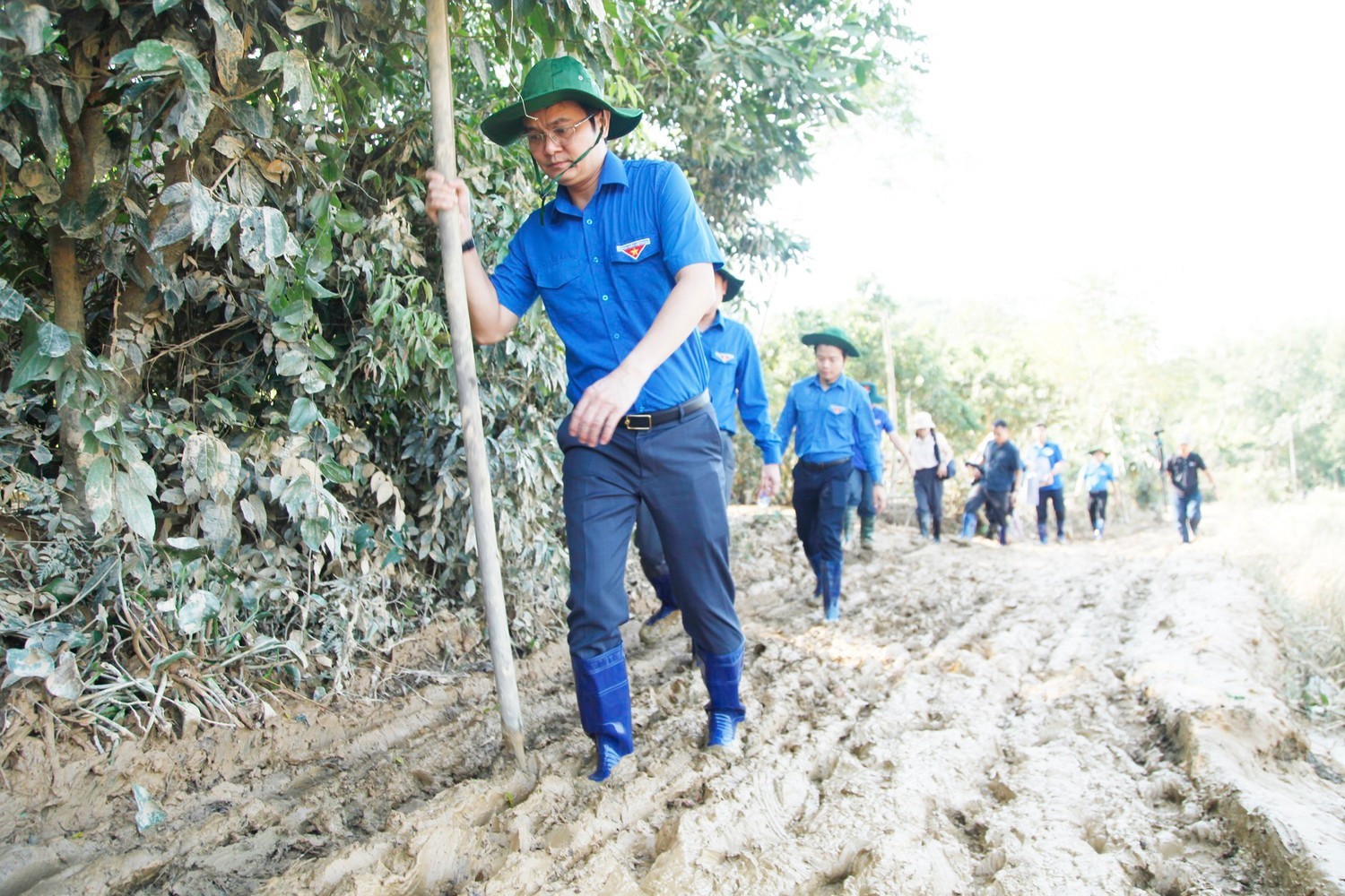 Đoàn công tác của Ban Bí thư T.Ư Đoàn do anh Bùi Quang Huy, Bí thư Thứ nhất T.Ư Đoàn dẫn đầu tới thăm, tặng quà học sinh, đoàn viên, thanh niên và người dân chịu ảnh hưởng nặng nề bởi bão số 11 tại tỉnh Bắc Ninh vào tháng 10/2025