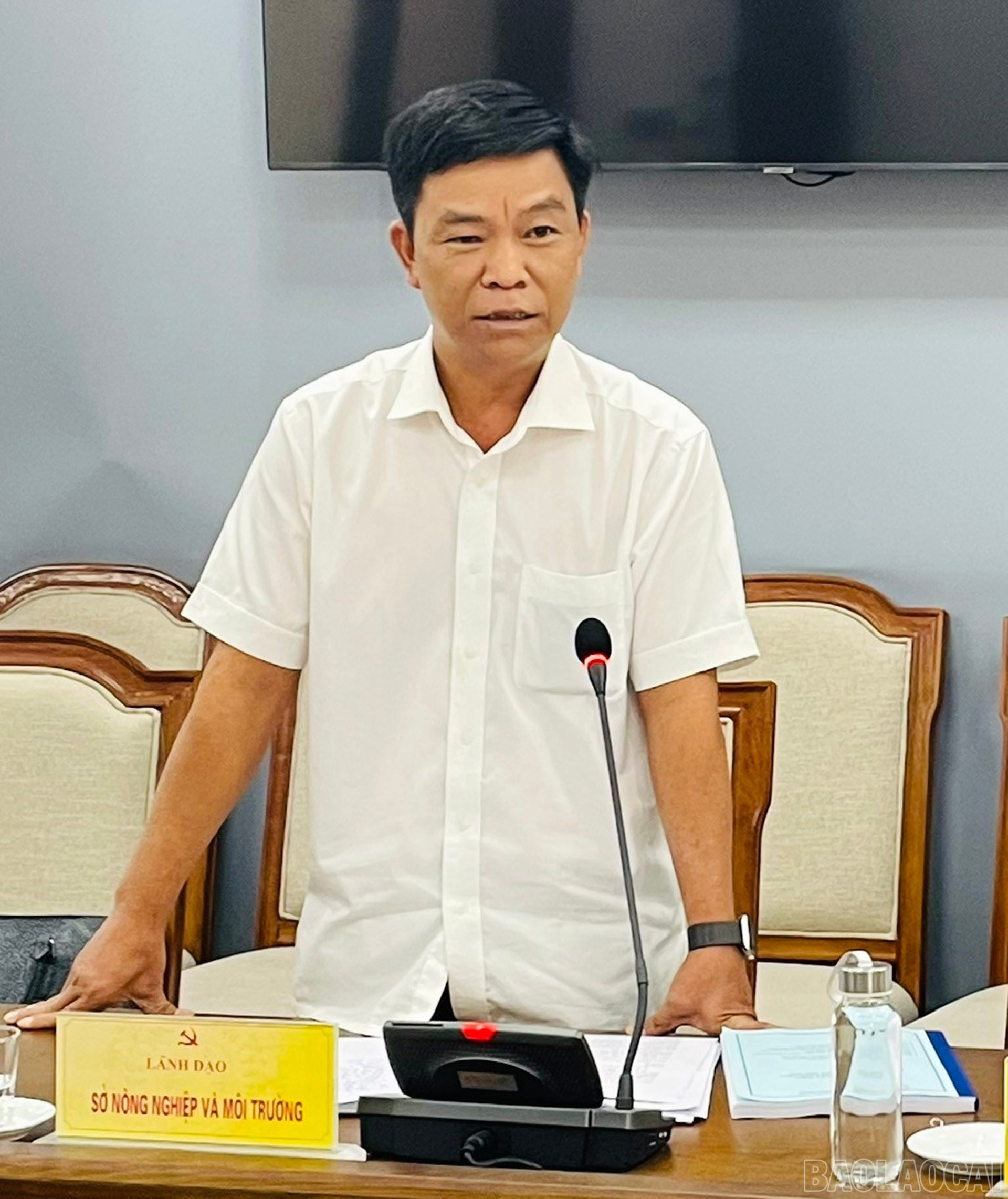Lãnh đạo Sở Nông nghiệp và Môi trường tham gia góp ý vào văn kiện đại hội Đảng bộ các xã. baolaocai-br_30-7-so-0nn.jpg
