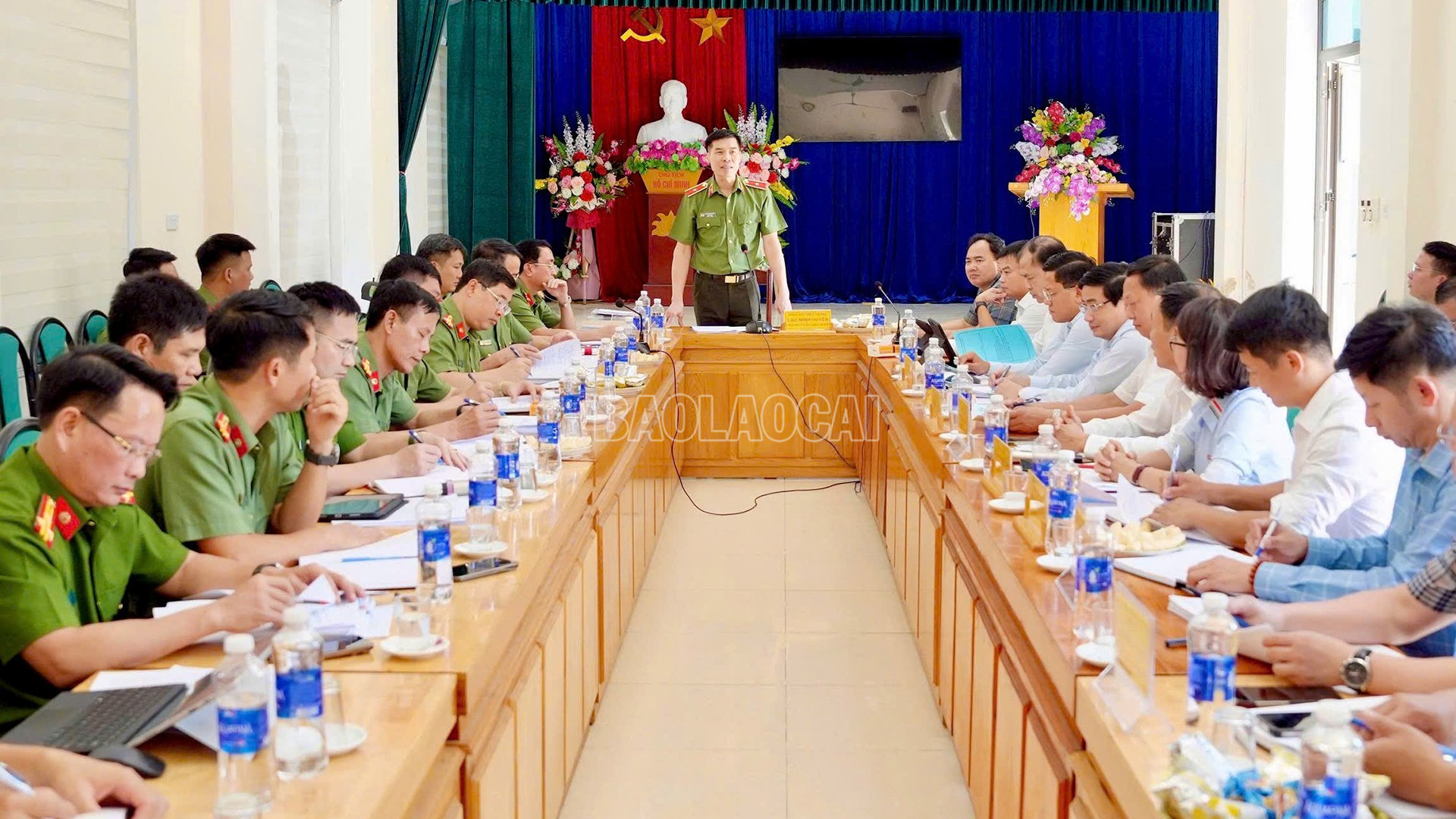 Toàn cảnh hội nghị. baolaocai-c_30-7-cong-an1.jpg