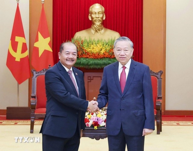 Tổng Bí thư Tô Lâm tiếp đồng chí Kikeo Khaykhamphithoune, Ủy viên Bộ Chính trị, Phó Thủ tướng Lào. Tổng Bí thư Tô Lâm tiếp đồng chí Kikeo Khaykhamphithoune, Ủy viên Bộ Chính trị, Phó Thủ tướng Lào.