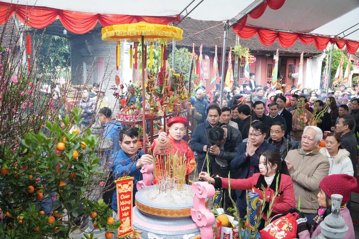 Xã Bảo Yên thu hút du khách từ du lịch tâm linh. z6857685052468-d29d7730a5252943e1572ee1265a52fd.jpg