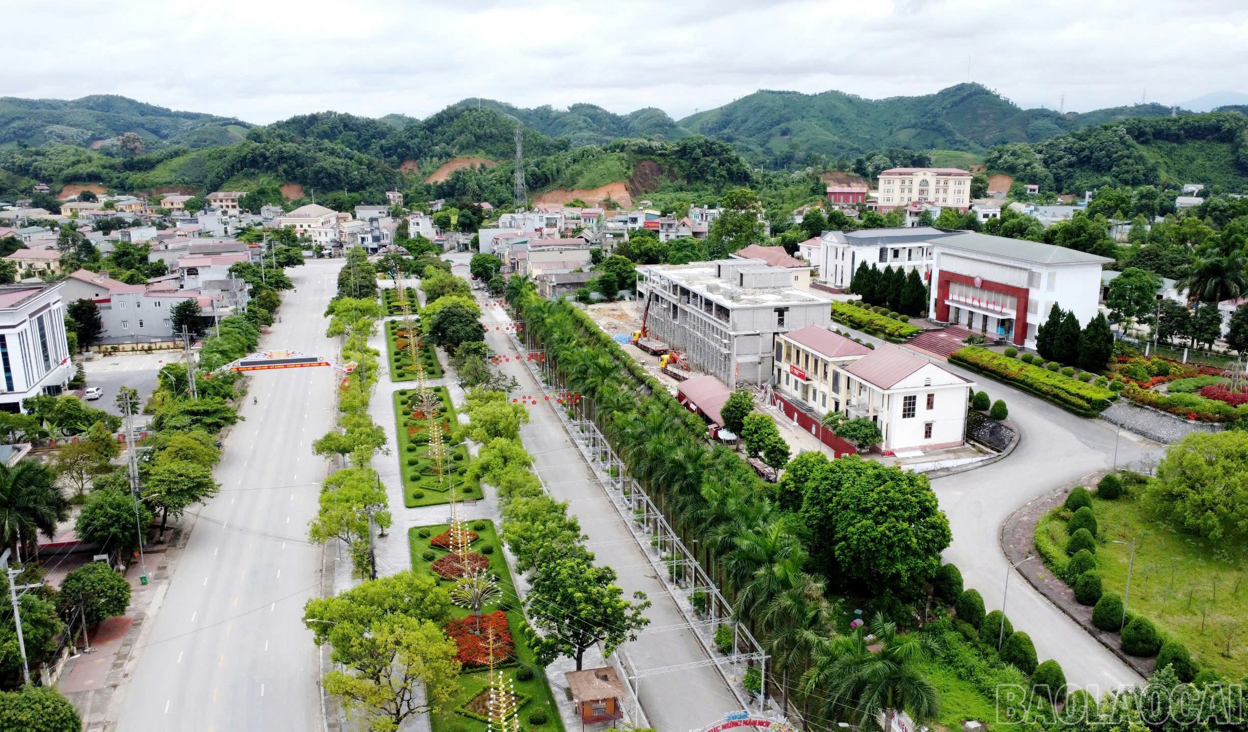 Yên Bình phấn đấu trở thành xã phát triển của tỉnh. baolaocai-br_z6822401059962-07367659cc40ba5b4b2c4a0869492735.jpg