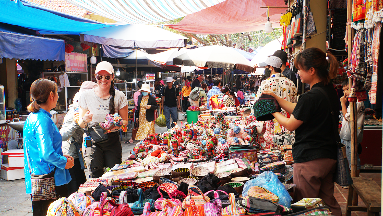 Chợ phiên Bắc Hà níu chân du khách. img-7206.png