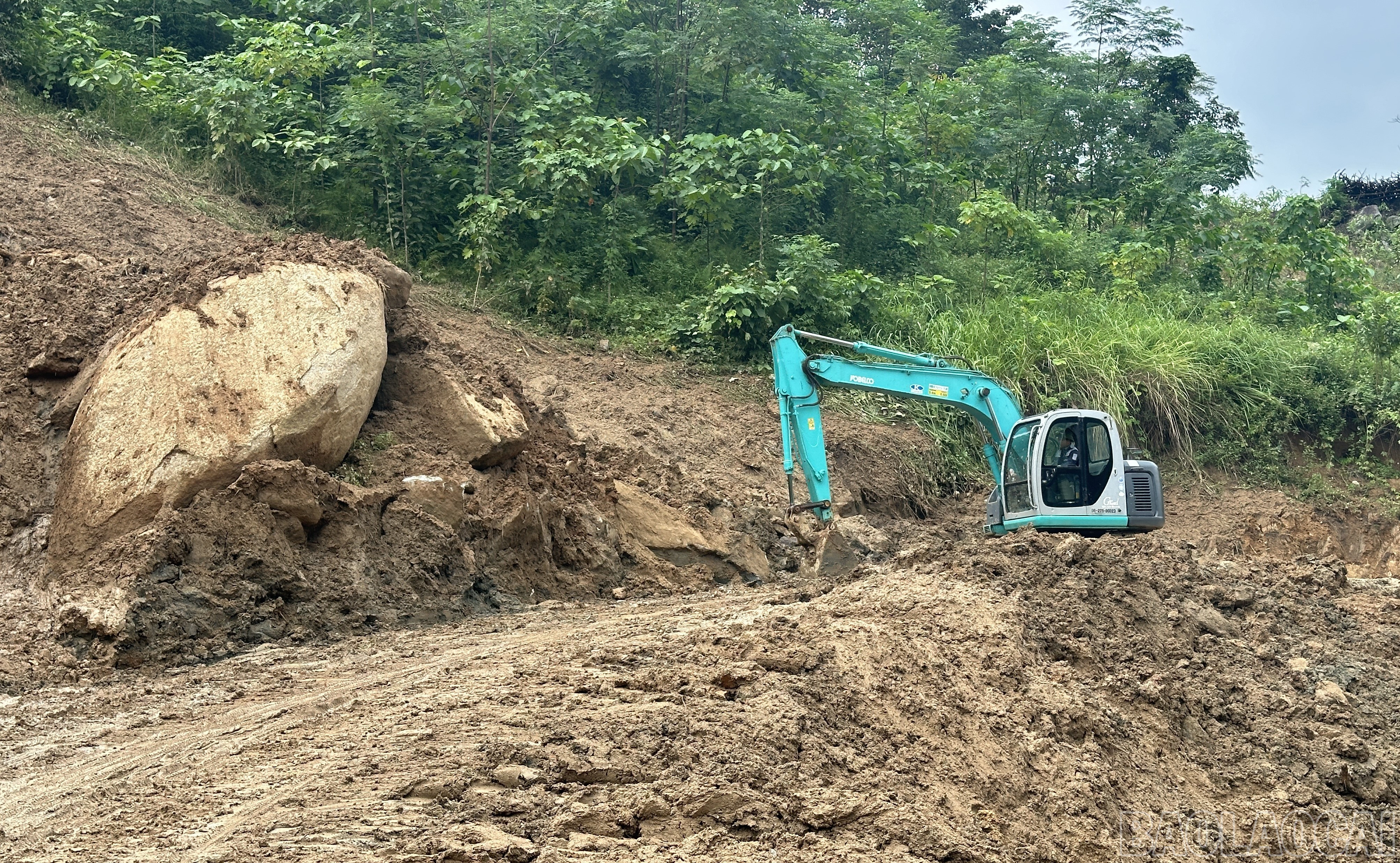 Một số đoạn đường vẫn đang được khắc phục. baolaocai-br_a5.jpg