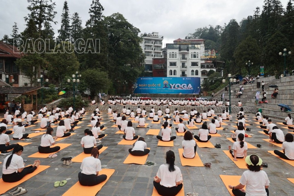 Ngày hội còn là cơ hội để quảng bá văn hóa, du lịch Lào Cai. (Ảnh Ngọc Bằng) img-7993.jpg