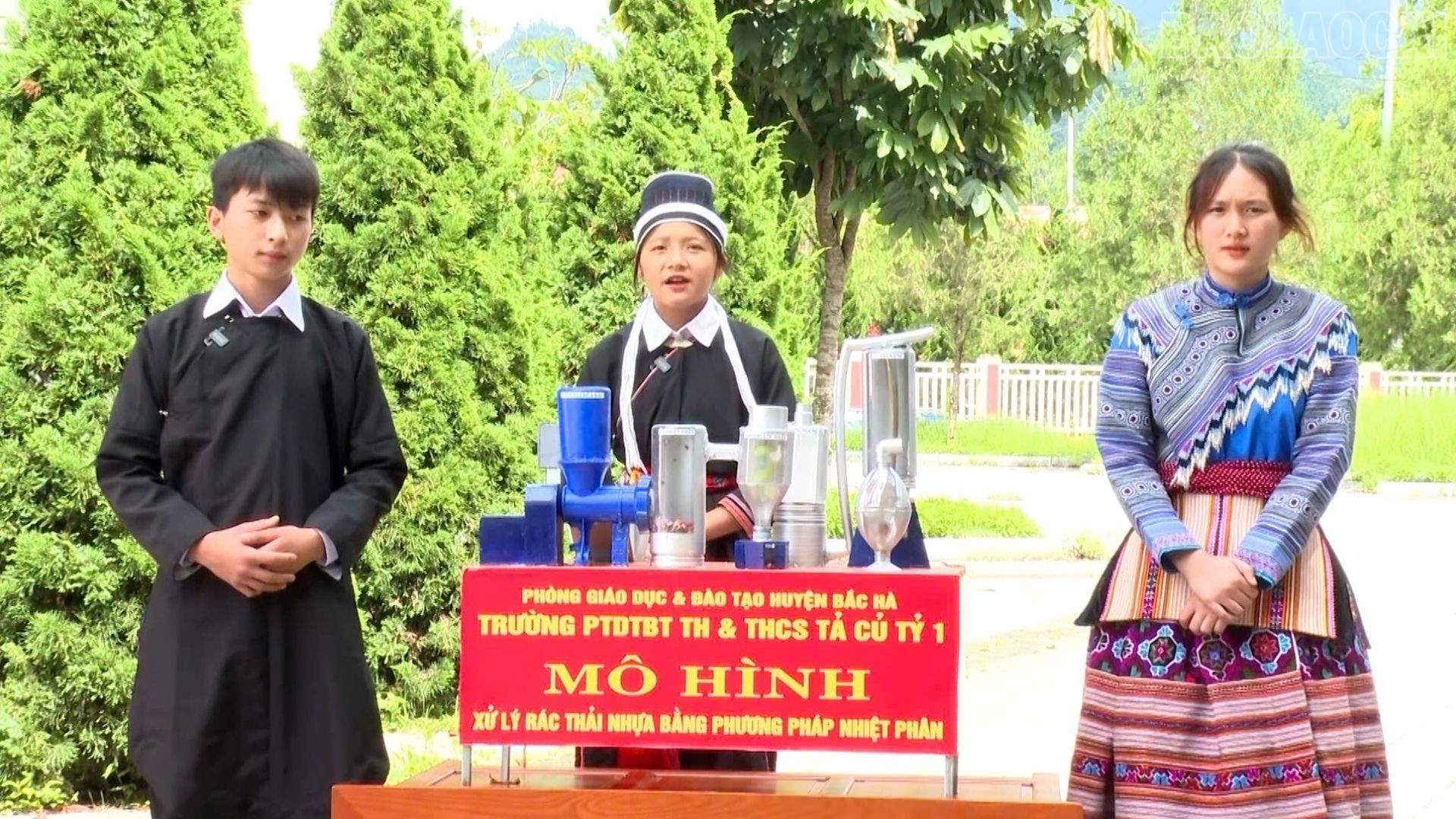 Mô hình xử lý rác thải nhựa bằng phương pháp nhiệt phân thuộc lĩnh vực sản phẩm thân thiện với môi trường của Trường PTDT bán trú Tiểu học và THCS Tả Củ Tỷ 1 huyện Bắc Hà. baolaocai-tr_thiet-ke-chua-co-tenzip-1.jpg