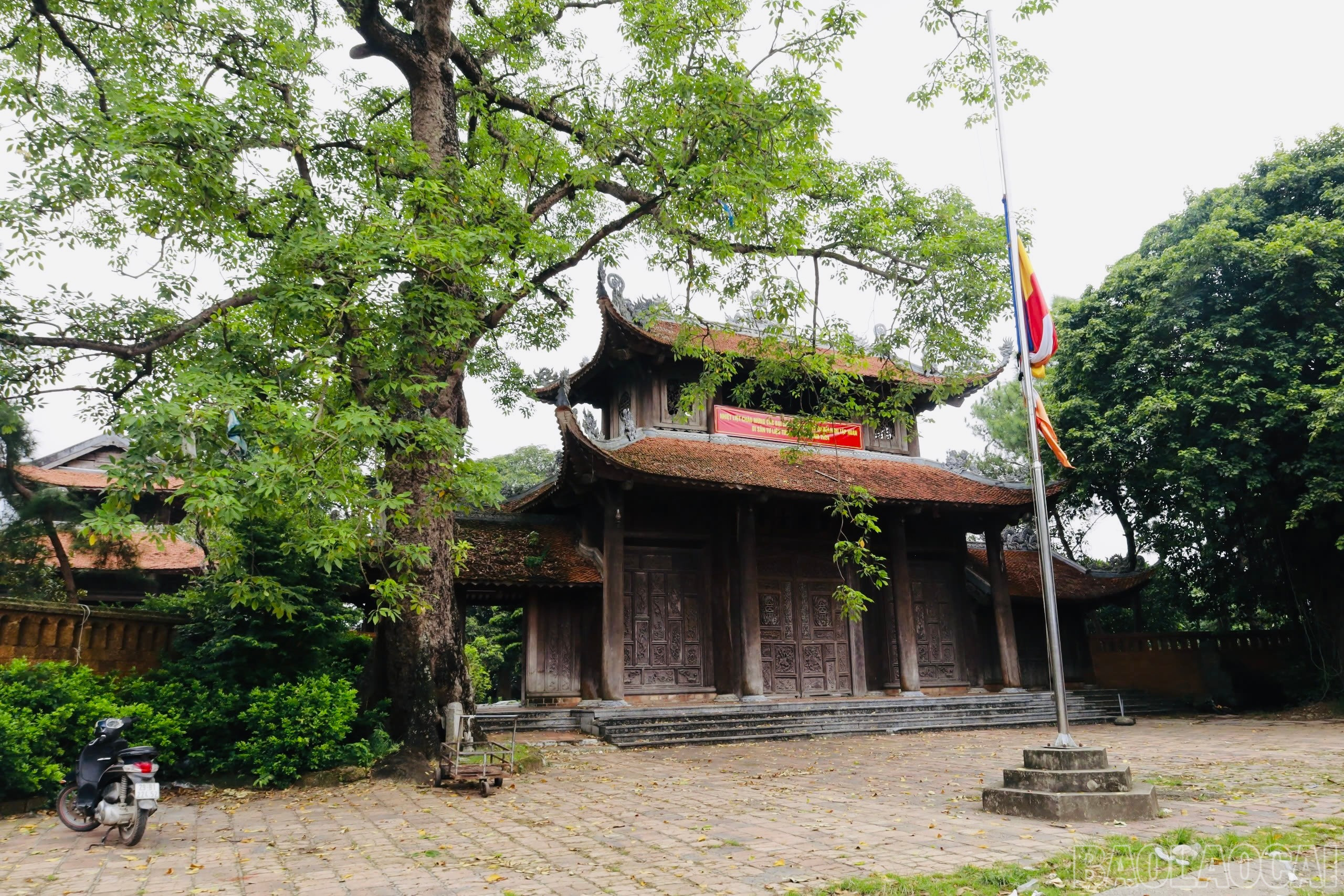 Cổng làng và đỉnh Làng Nôm baolaocai-br_img-4545.jpg