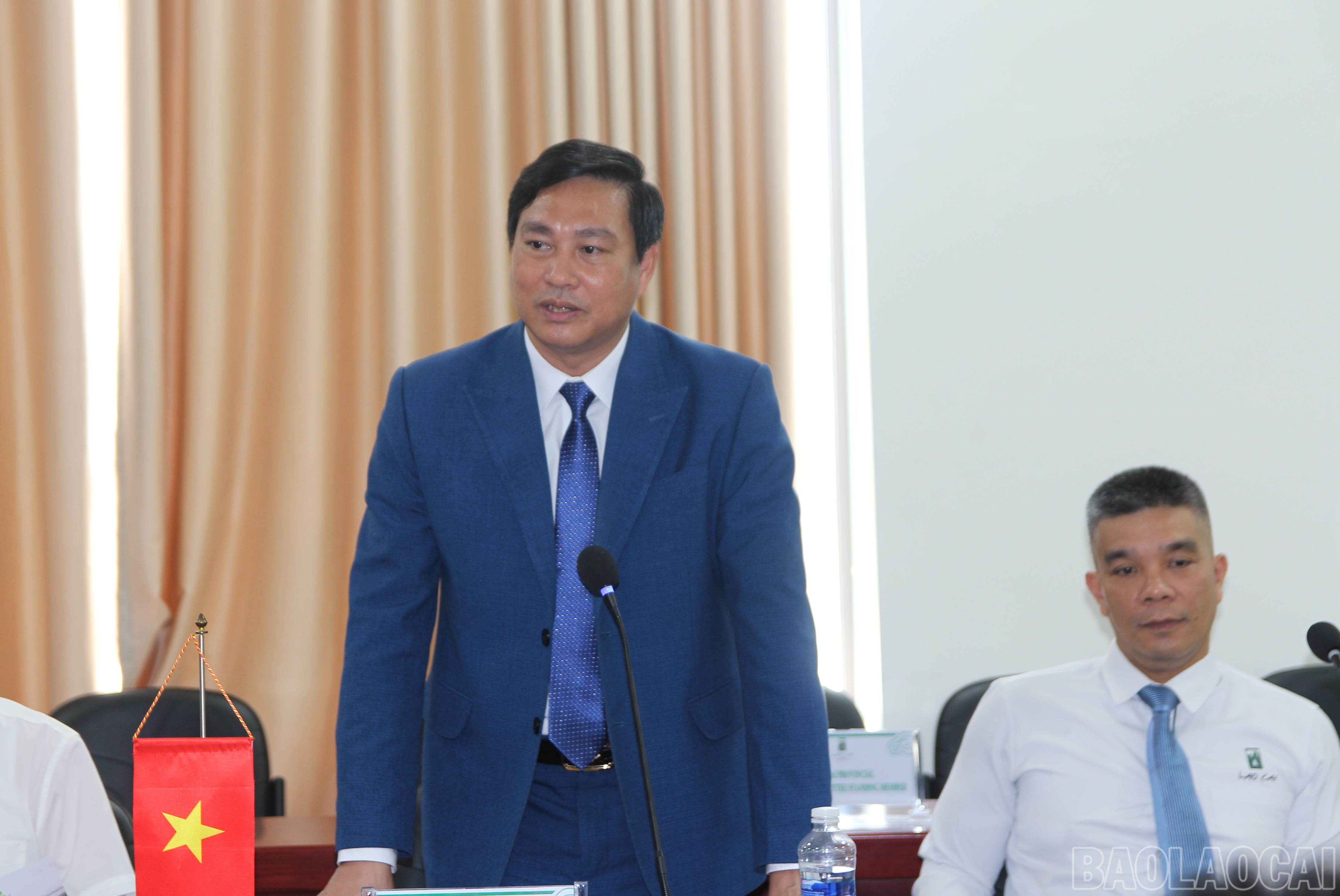 Ông Trần Sơn Bình, Phó Giám đốc Sở Văn hóa, Thể thao và Du lịch tỉnh phát biểu tại lễ ký kết. baolaocai-br_3.jpg