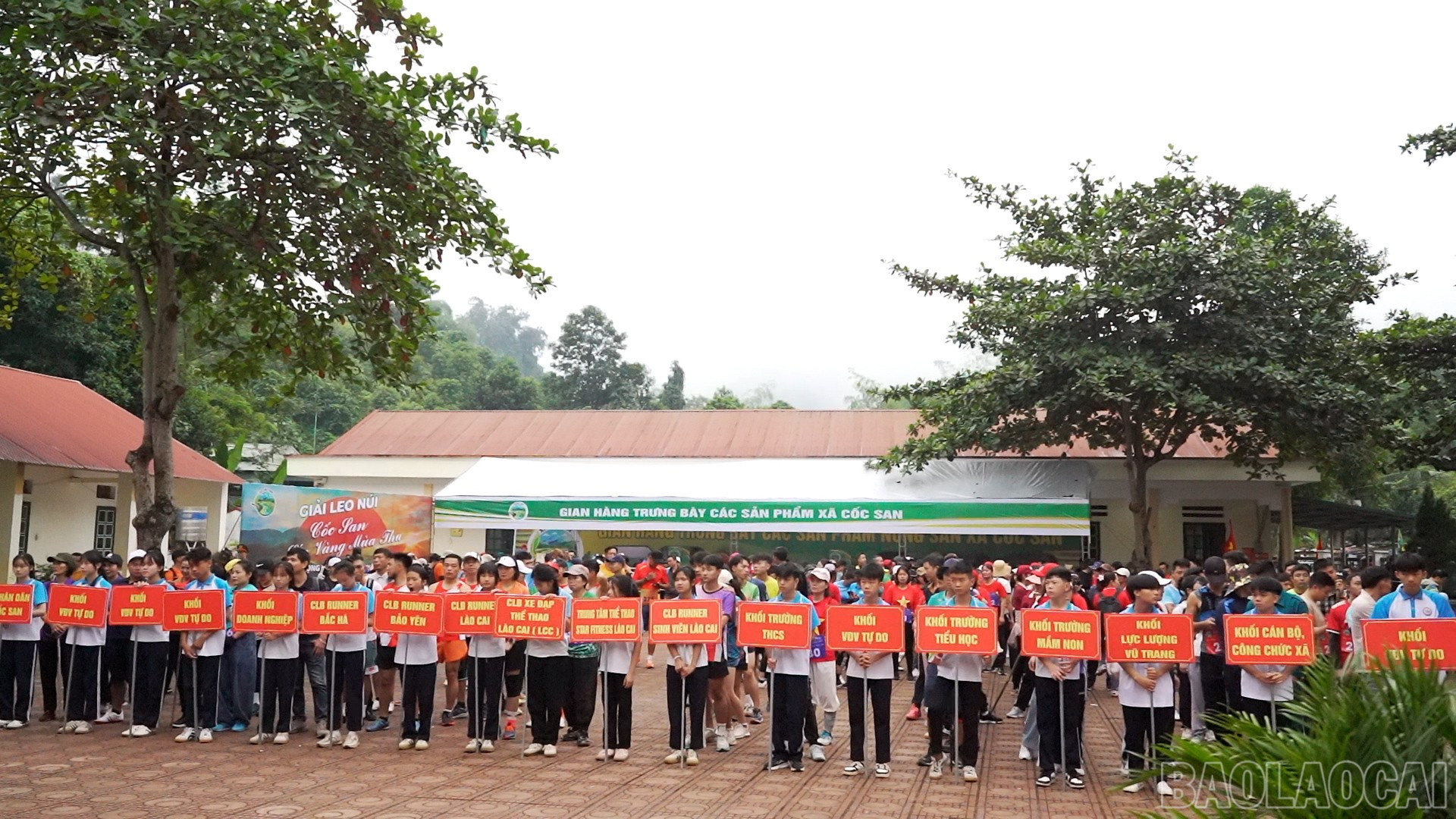 Hơn 500 vận động viên tham gia giải. baolaocai-br_3.jpg