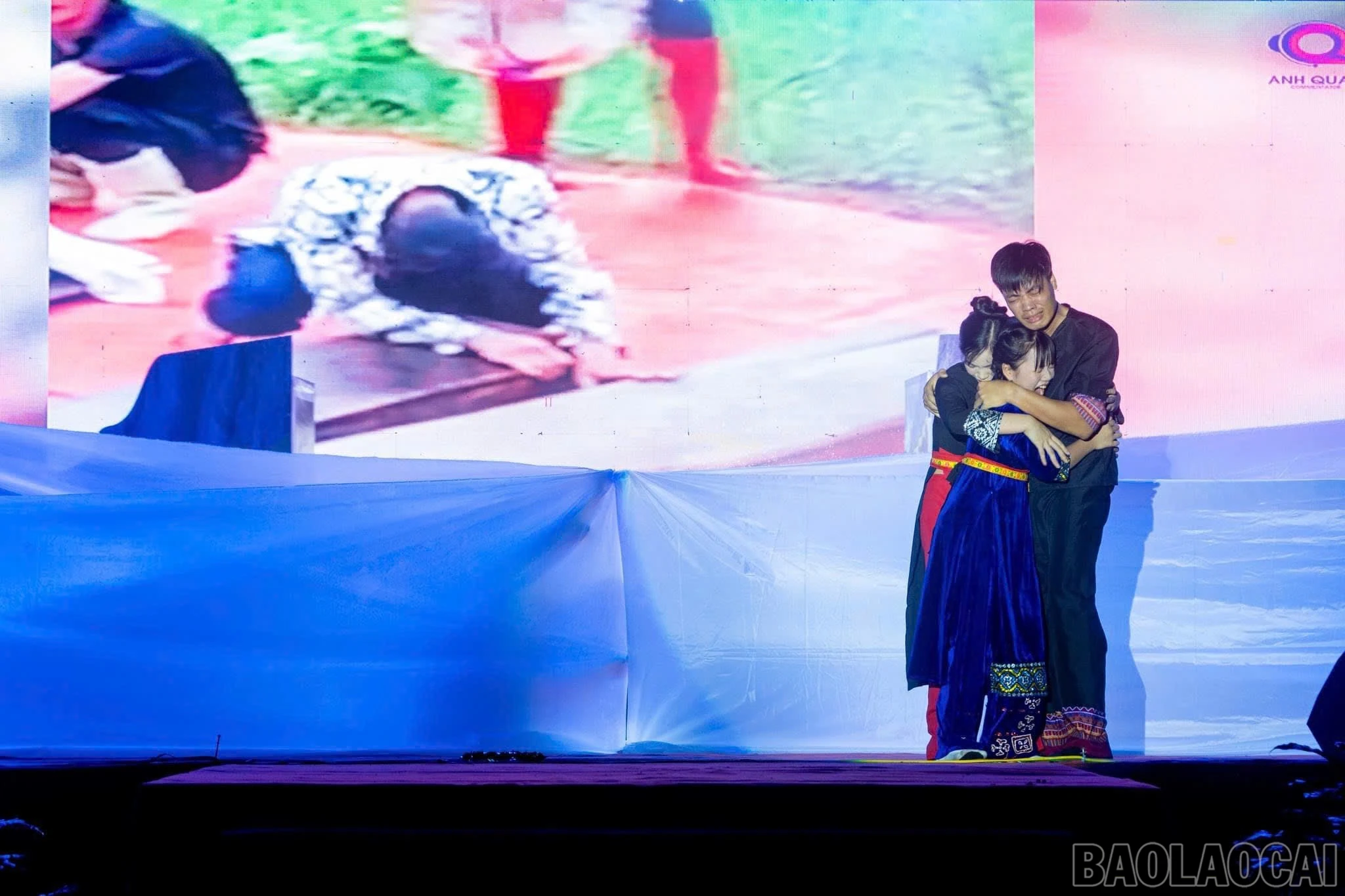 Một phân cảnh cảm xúc trong bài múa.