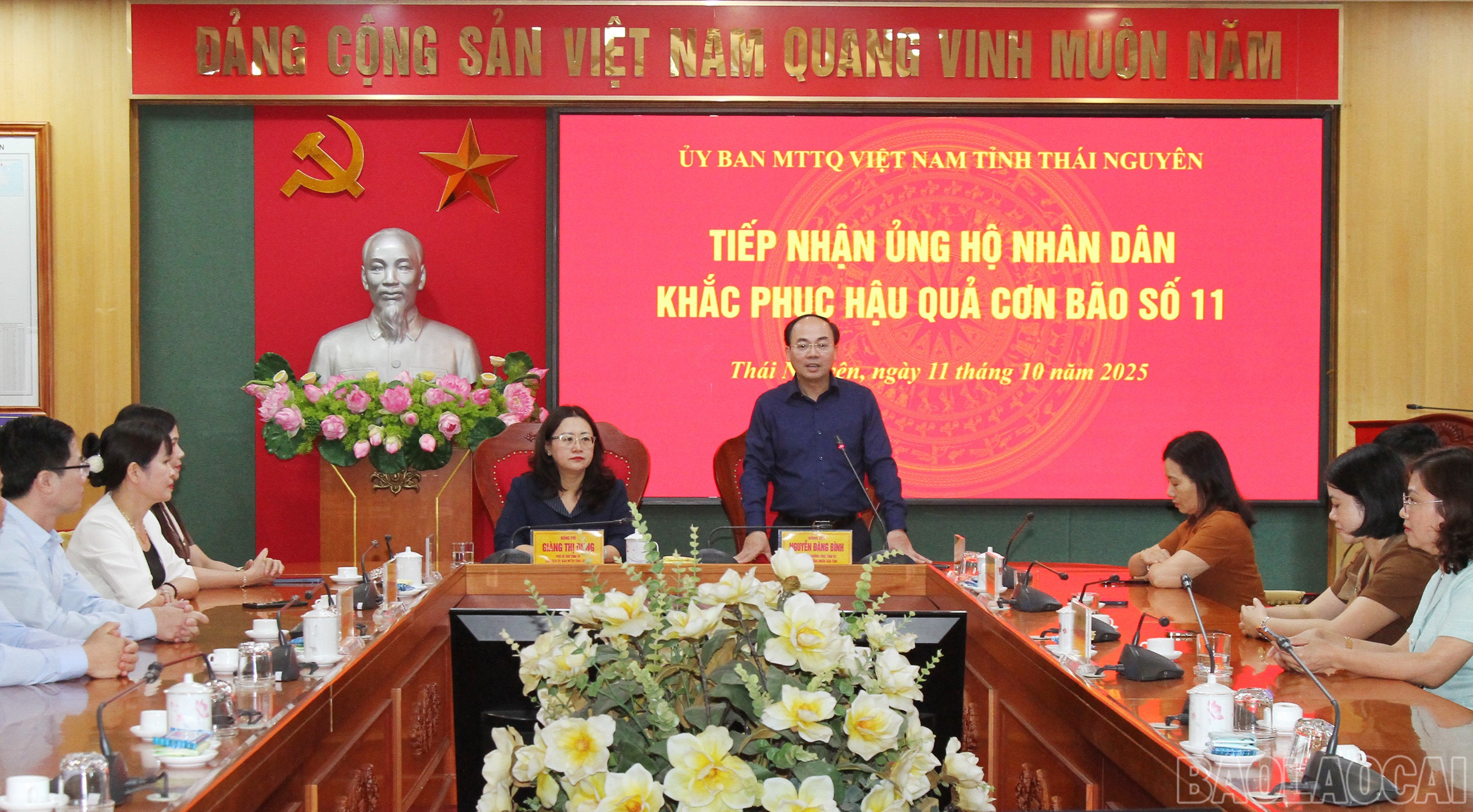 Quang cảnh buổi làm việc. baolaocai-br_4.jpg