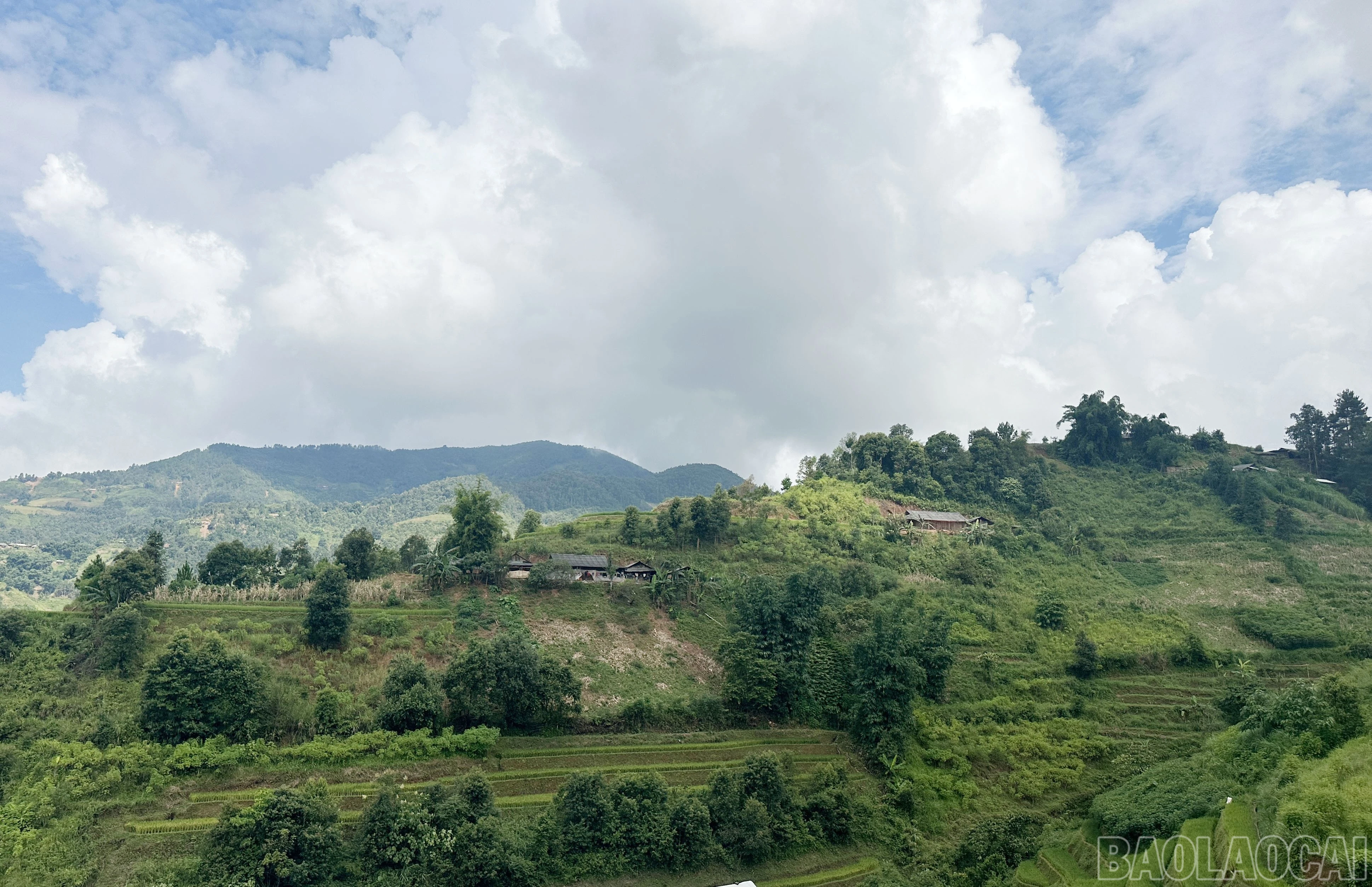 Nơi này đã từng có con đường mòn dẫn vào bản.