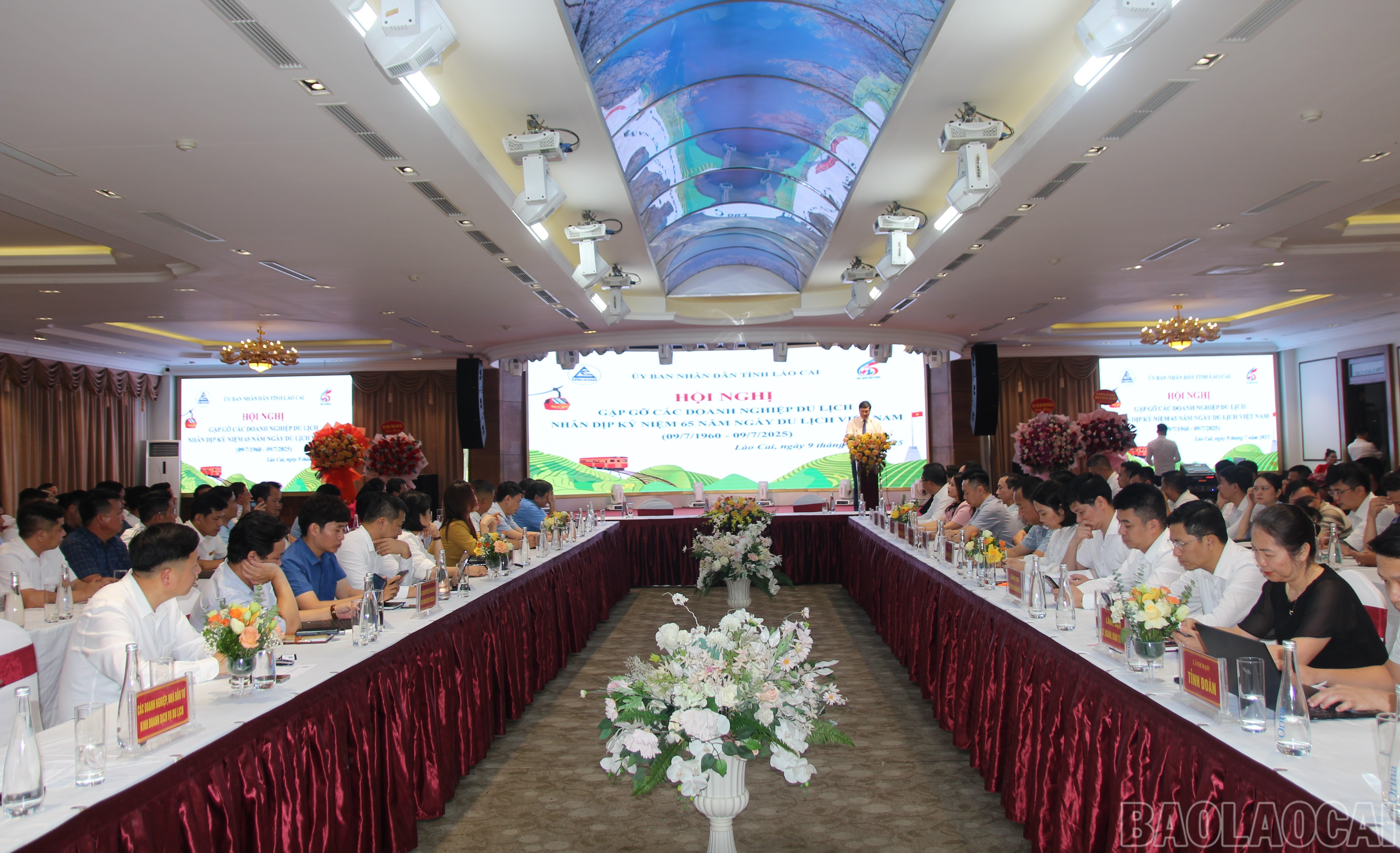 ទិដ្ឋភាពសន្និសីទ។ baolaocai-br_1.jpg