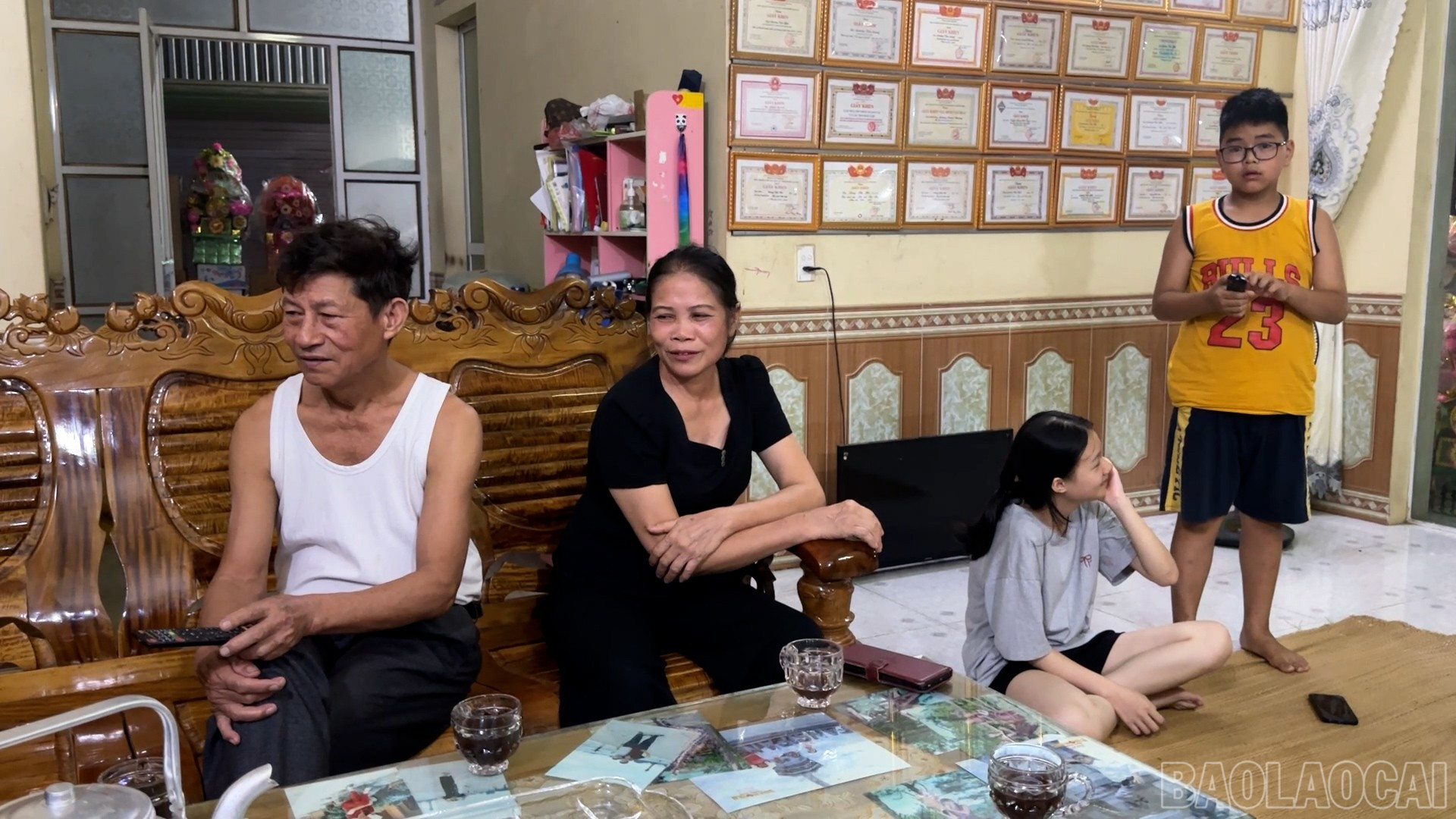 Gia đình bà Cúc gồm 3 thế hệ sống chung một mái nhà và chuẩn bị đón thế hệ thứ 4. baolaocai-br_5.jpg
