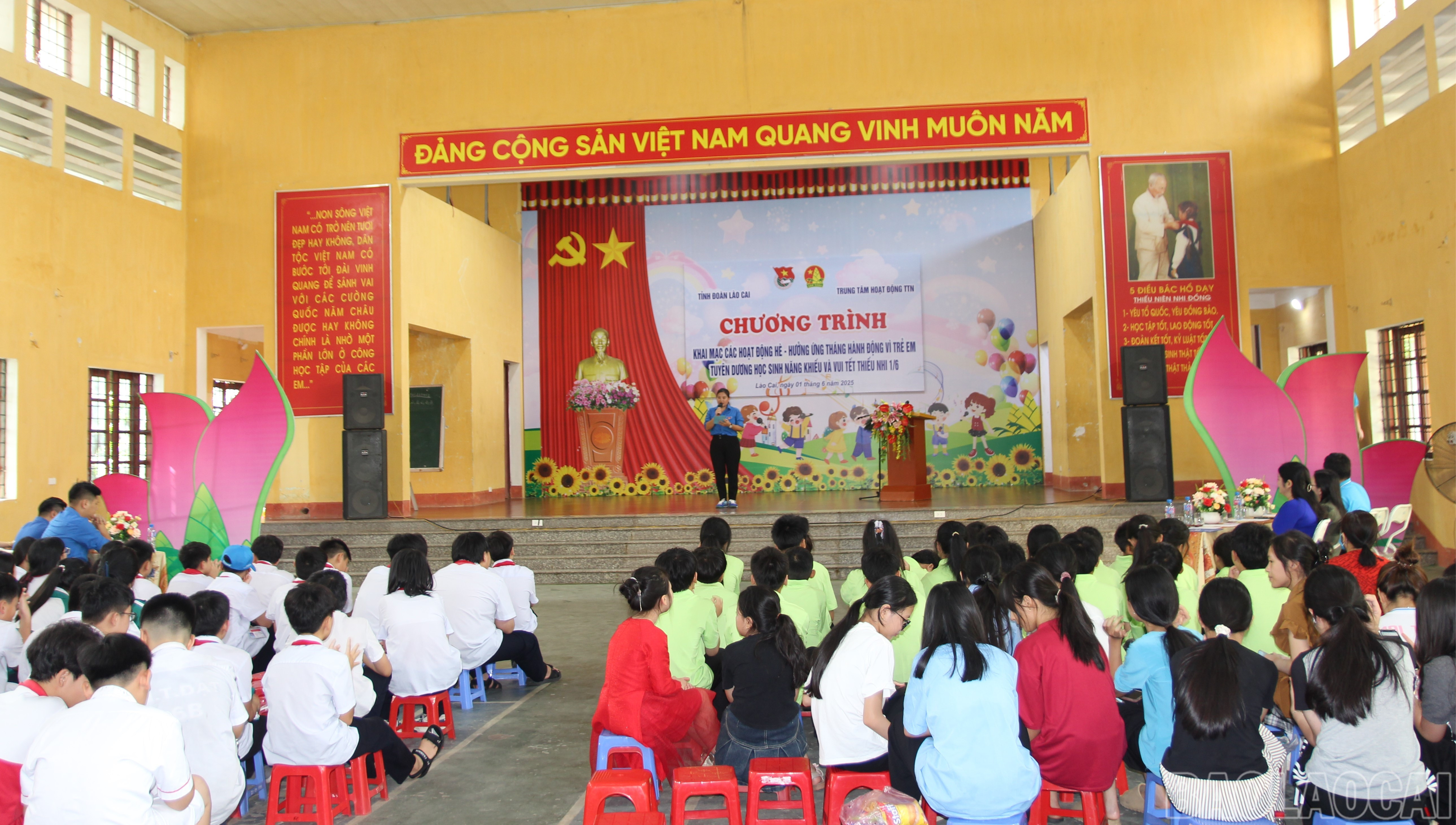 Quang cảnh chương trình. baolaocai-br_1.jpg