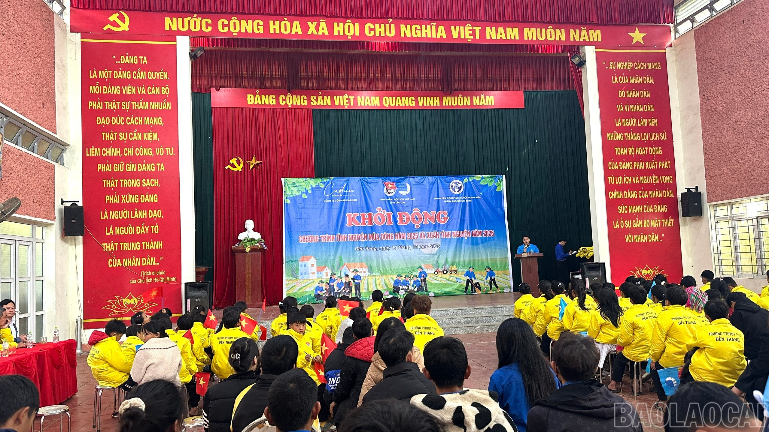 O vedere a evenimentului. baolaocai-br_z7322300771703-f2a1e0f5279e5b6052668df42d4c13e9.jpg