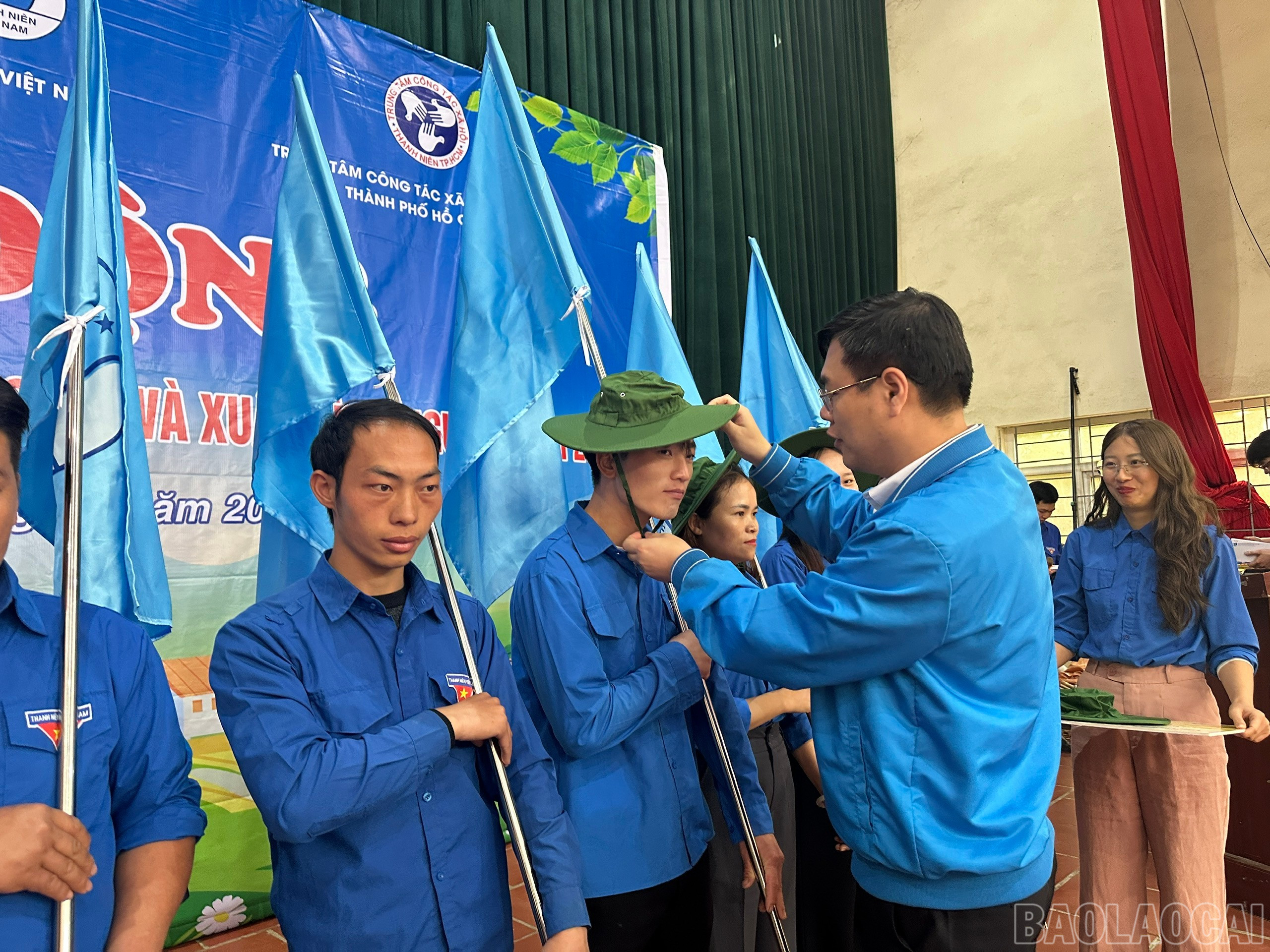 Donarea de pălării voluntarilor, lansarea campaniei. baolaocai-br_z7322301192876-cf4bf8f298868c24c84f1ff989087b51.jpg