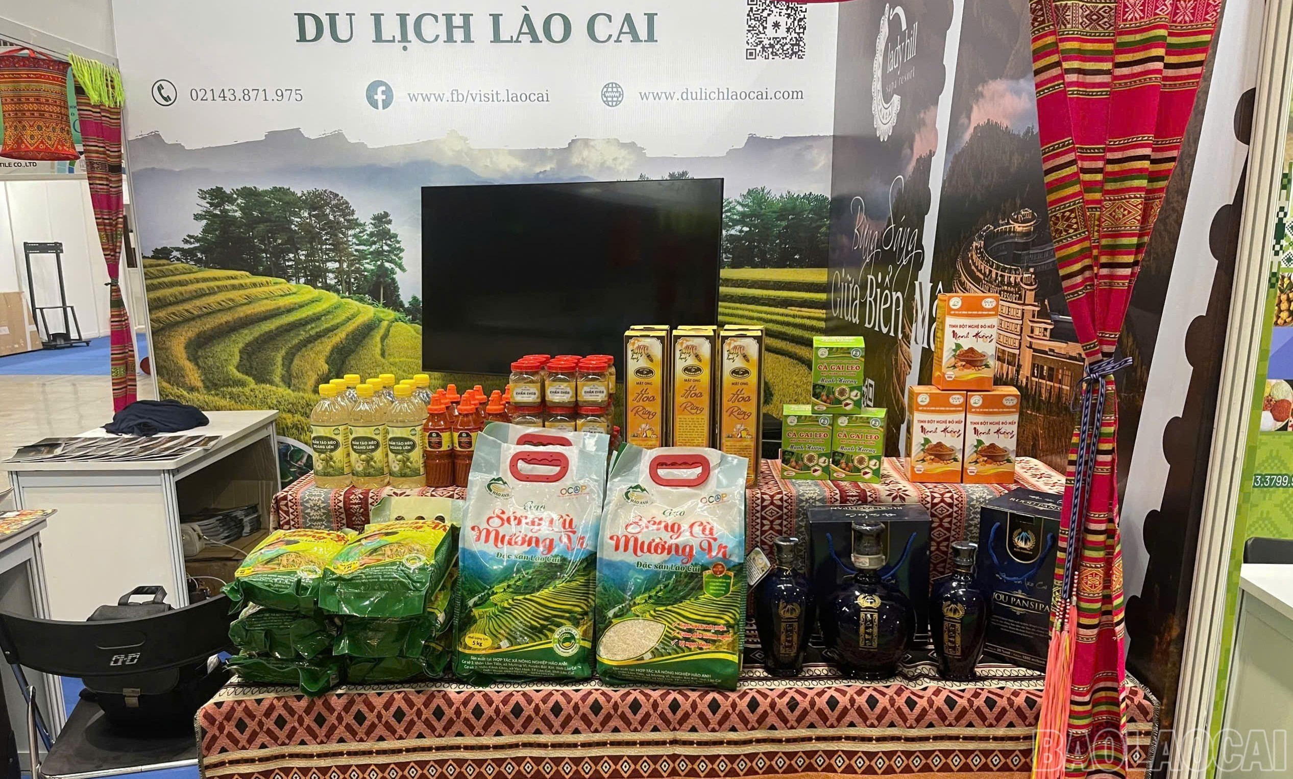 Một số sản phẩm Ocop của Lào Cai được giới thiệu tại hội chợ. baolaocai-br_17.jpg