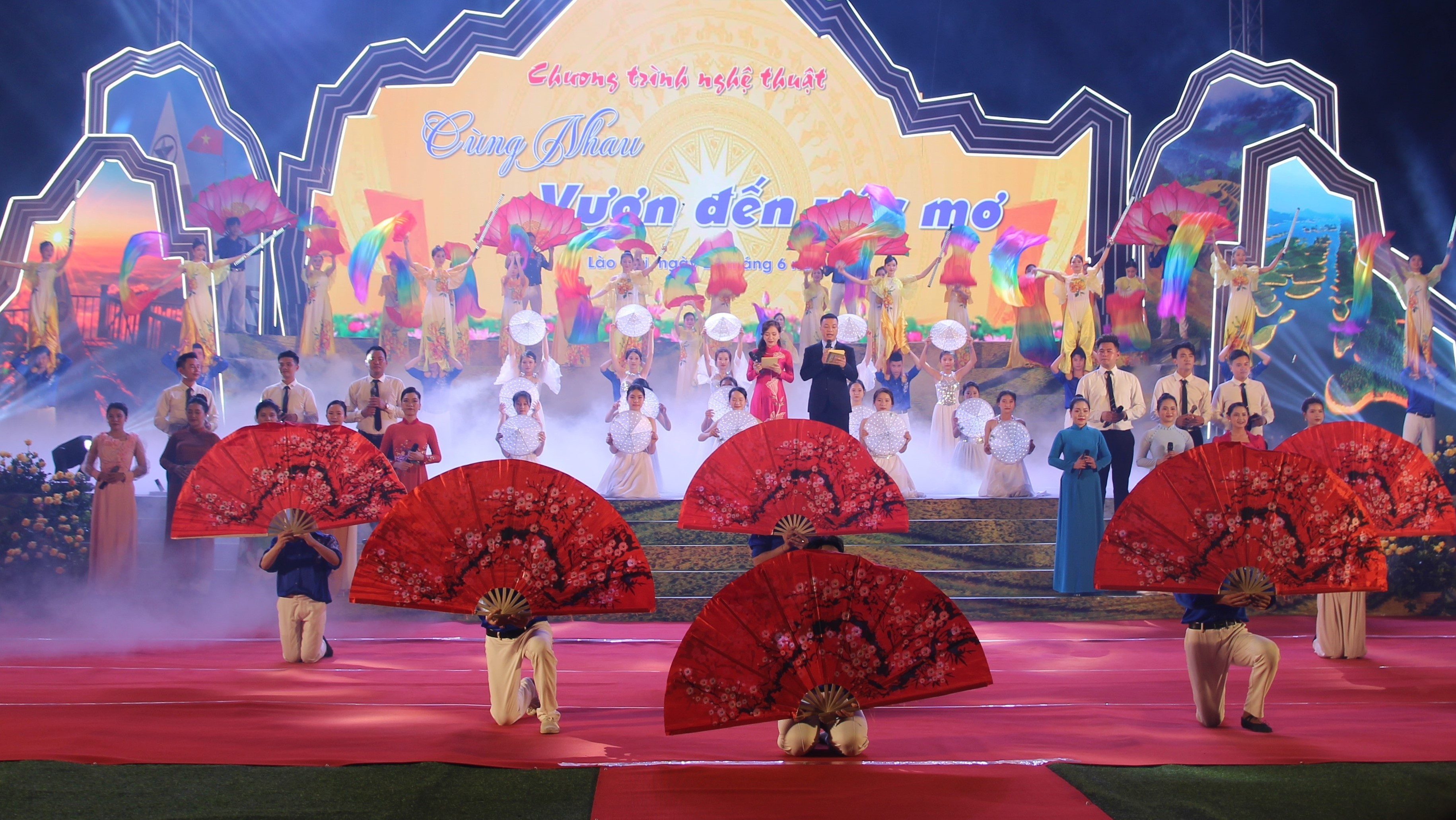 Đời sống vật chất, tinh thần của Nhân dân không ngừng được cải thiện, nâng cao. 3.jpg