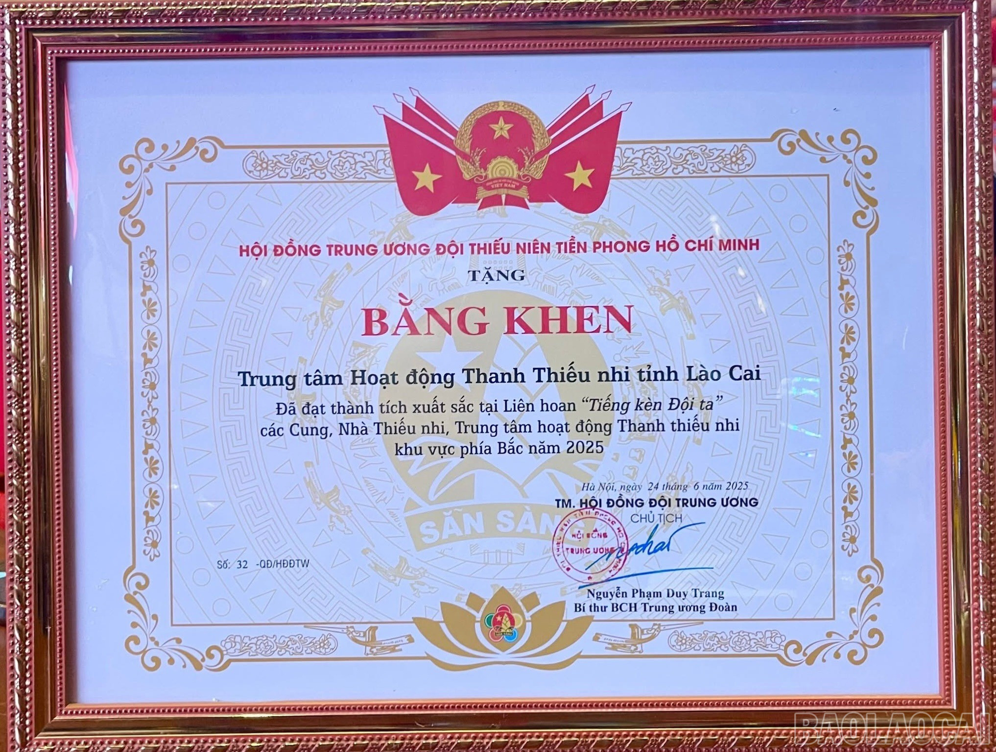 ស្នាដៃឆ្នើមរបស់គណៈប្រតិភូឡាវ។ baolaocai-br_z6739552666461-61eebb26dc2f06a1bff36f722cea1964.jpg