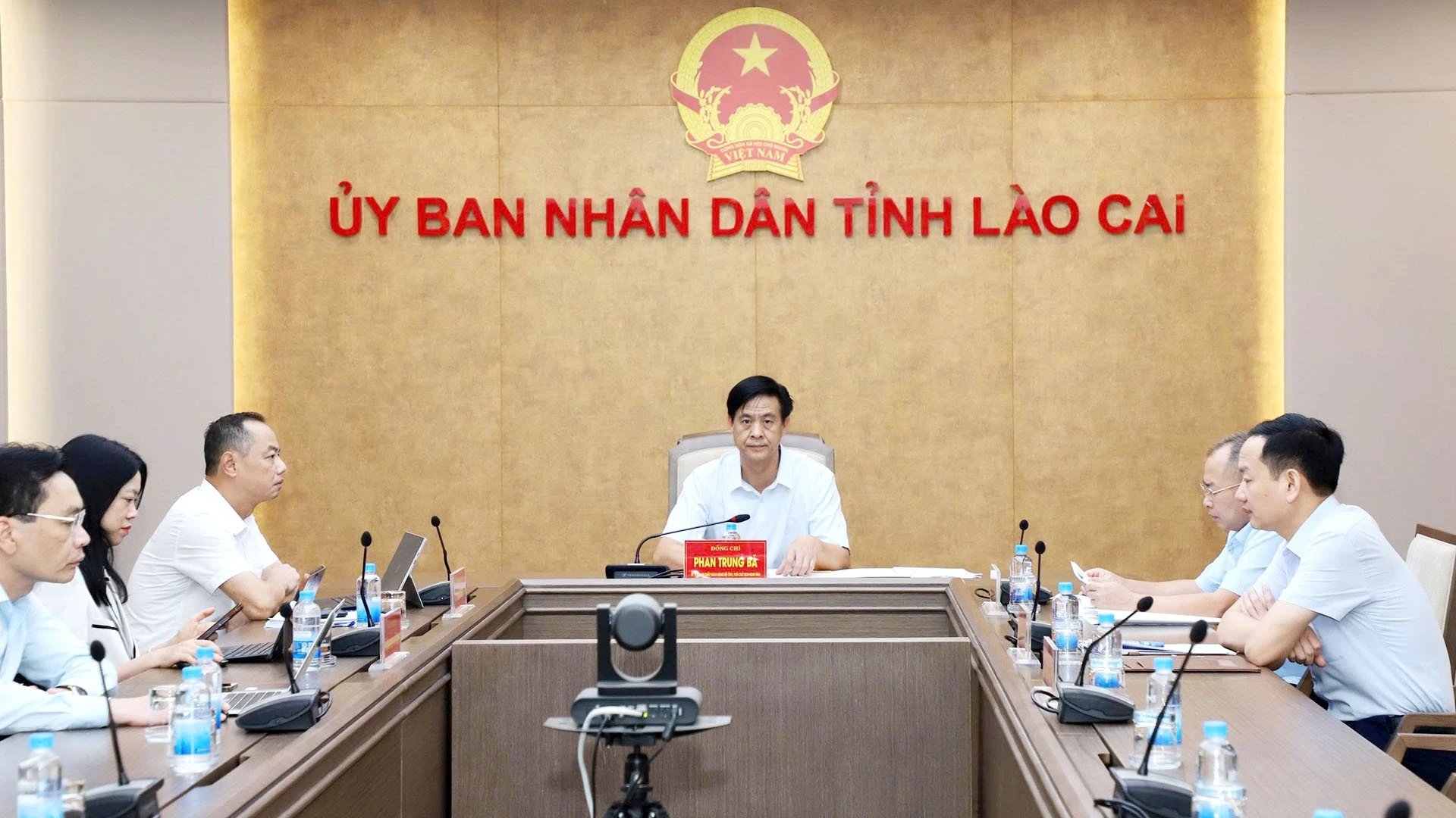 cac-dai-bieu-du-hoi-nghi-tai-diem-cau-lao-cai-4970.jpg