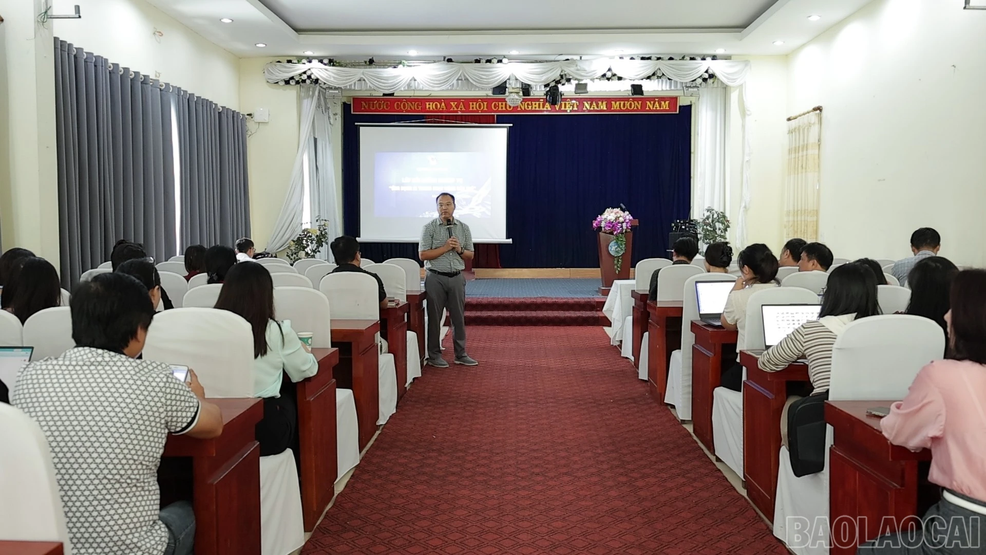 baolaocai-br_6r3a647100-00-31-46still001.jpg