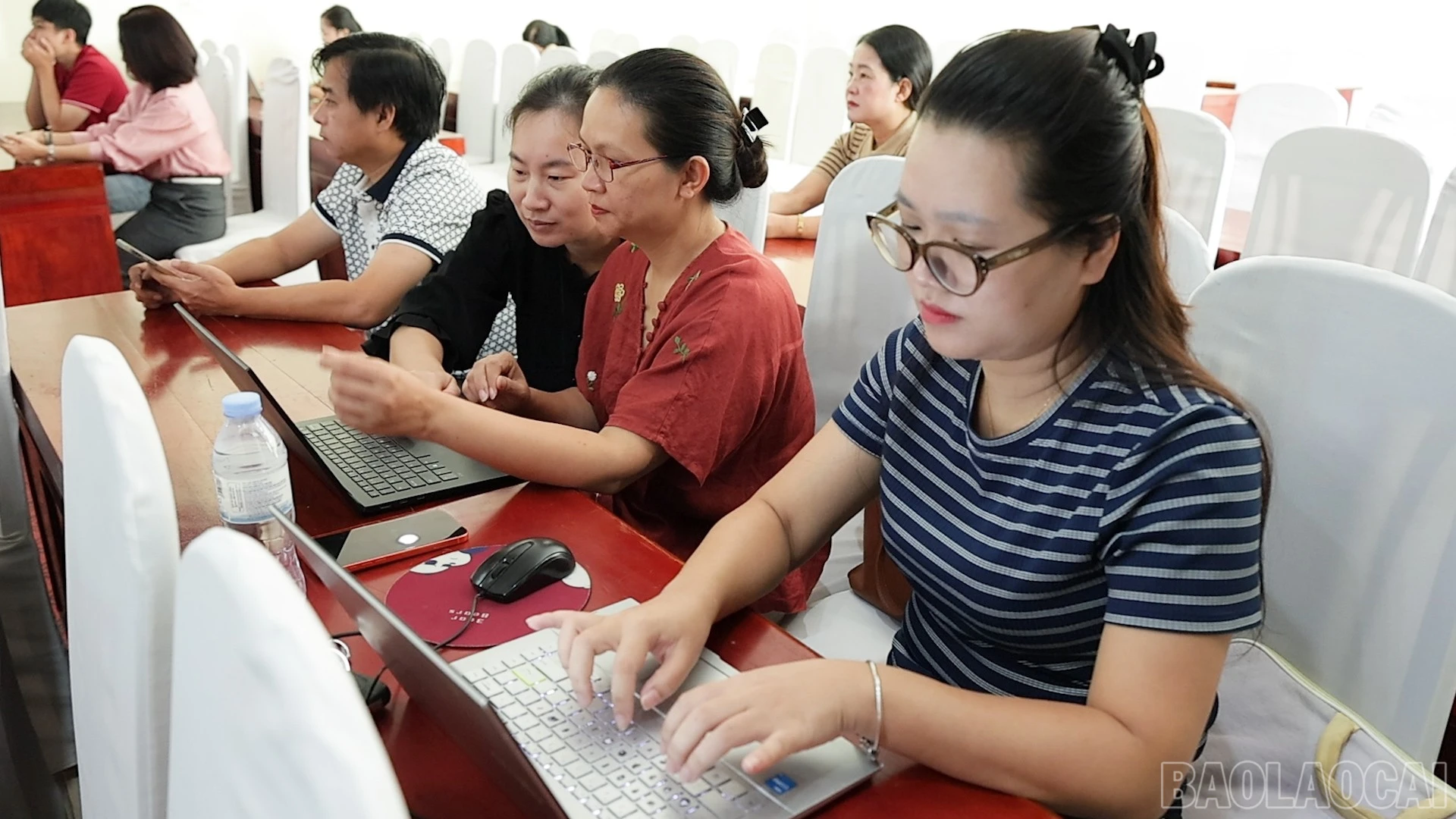 baolaocai-br_6r3a647100-01-04-20still002.jpg