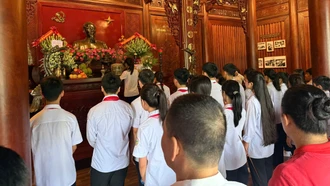 Chúng em ơn nhớ Bác Hồ