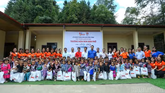 Báo Tuổi trẻ trao tặng gần 1,3 tỷ đồng cho điểm trường ở Bắc Hà