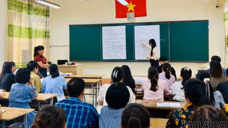 Gần 1.700 cán bộ quản lý, giáo viên cấp THPT được bồi dưỡng chuyên môn