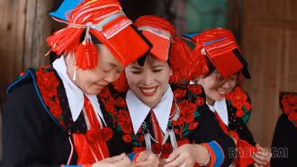 [Ảnh] Rực rỡ trang phục người Dao tuyển Thanh Bình