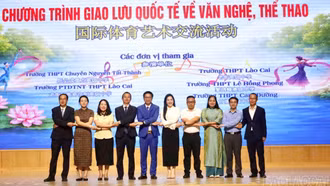 Trường THPT Chuyên Lào Cai giao lưu với các trường THPT Hà Khẩu (Trung Quốc)