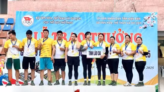 Lào Cai giành 10 huy chương các loại tại Giải vô địch kéo co quốc gia