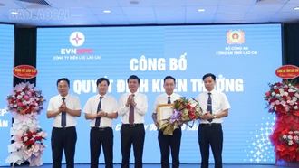 Bí thư Tỉnh ủy Đặng Xuân Phong dự Ngày hội toàn dân bảo vệ an ninh Tổ quốc tại Công ty Điện lực Lào Cai