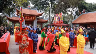 Linh thiêng lễ tế dân gian đền Thượng