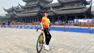 Vận động viên Bùi Thị Bình tham dự Giải Vô địch Triathlon quốc gia năm 2025.