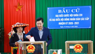 Bí thư Tỉnh ủy Dương Quốc Huy dự khai mạc bầu cử và bỏ phiếu tại xã Quy Mông, kiểm tra công tác bầu cử tại xã Quy Mông,Trấn Yên và Cơ quan Thường trực Ủy ban Bầu cử tỉnh