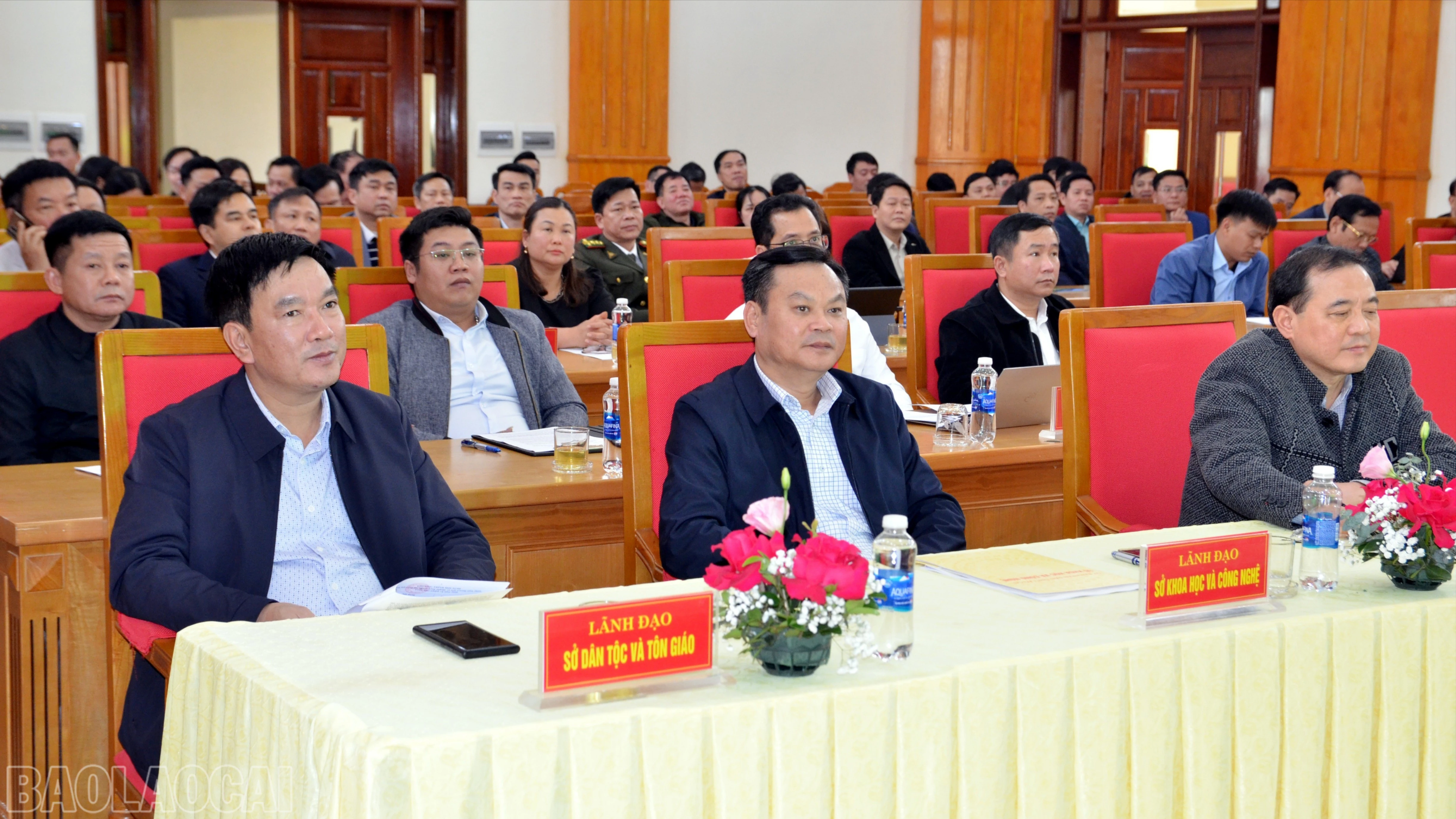 Các đại biểu dự hội nghị tổng kết ngành Nông nghiệp và Môi trường.