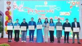 Nhiều hoạt động ý nghĩa tại Chương trình “Tết Sum vầy - Xuân ơn Đảng” phường Cam Đường