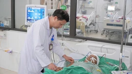 Phẫu thuật xuyên đêm cứu sống du khách Philippines nguy kịch do xuất huyết não